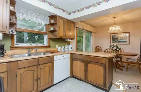 7061 Maplewood, Temperance, MI 48182 photo 14