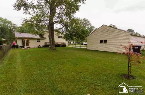 7061 Maplewood, Temperance, MI 48182 photo 28