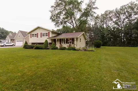 7061 Maplewood, Temperance, MI 48182 photo 1