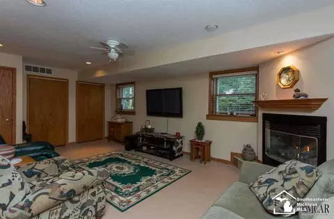 7061 Maplewood, Temperance, MI 48182 photo 11