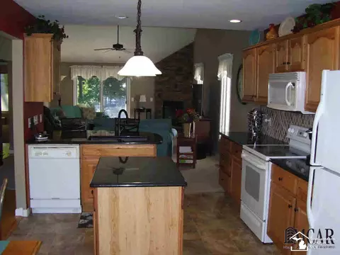 1635 Spruce, Temperance, MI 48182 photo 5