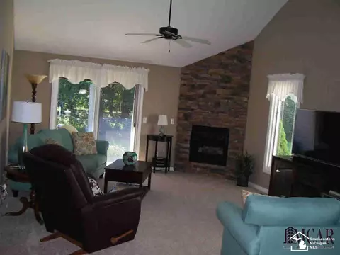 1635 Spruce, Temperance, MI 48182 photo 2