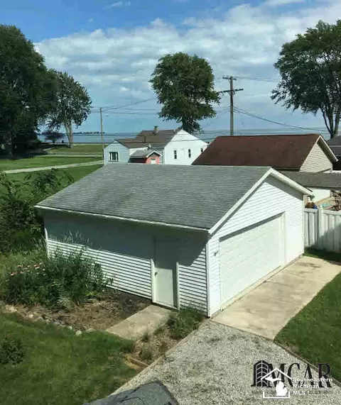 3321 10th, Monroe, MI 48162 photo 2