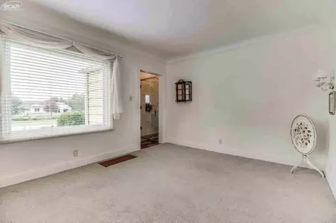 10185 E Richfield, Davison, MI 48423 photo 13