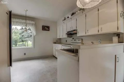 10185 E Richfield, Davison, MI 48423 photo 4