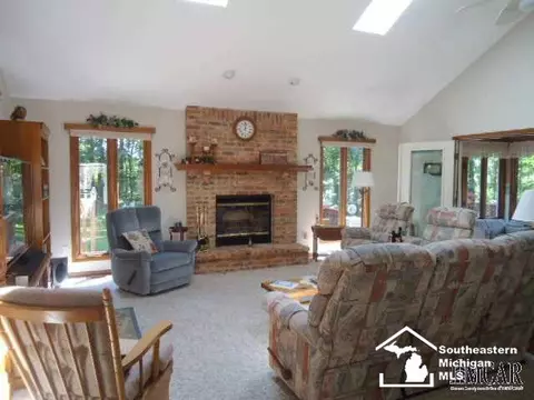 8560 Jackman, Temperance, MI 48182 photo 2