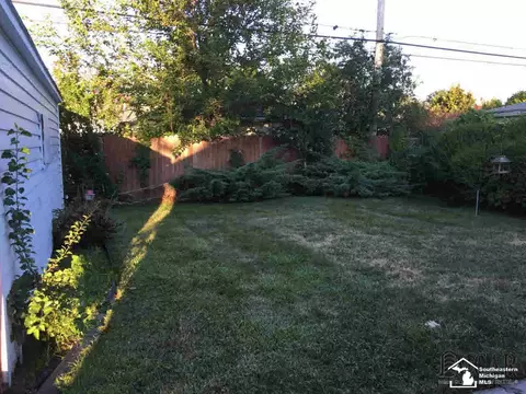 18075 Hinton, Riverview, MI 48193 photo 13