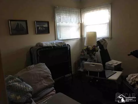 18075 Hinton, Riverview, MI 48193 photo 10