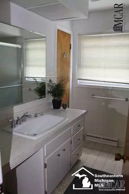 329 Bentley, Monroe, MI 48162 photo 11