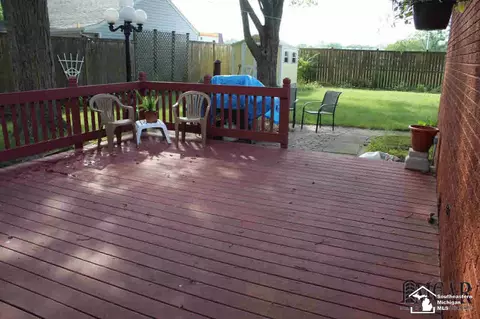 329 Bentley, Monroe, MI 48162 photo 4