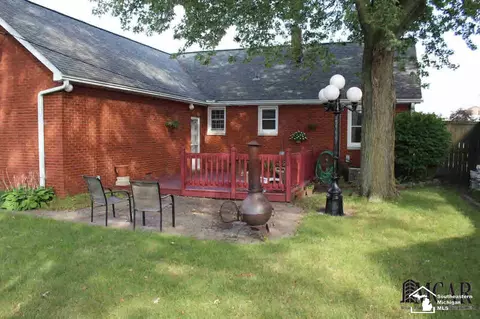 329 Bentley, Monroe, MI 48162 photo 3