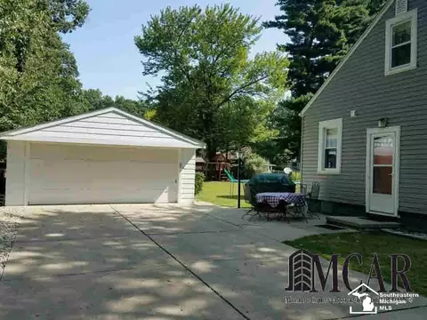 1594 Hendricks, Monroe, MI 48162 photo 5