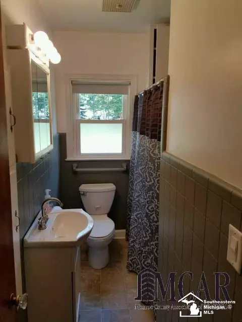 1594 Hendricks, Monroe, MI 48162 photo 26