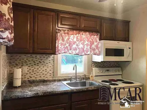 1594 Hendricks, Monroe, MI 48162 photo 13
