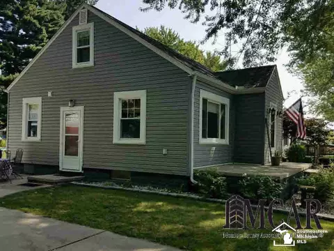 1594 Hendricks, Monroe, MI 48162 photo 4