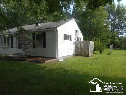 391 Ford, Carleton, MI 48117 photo 2