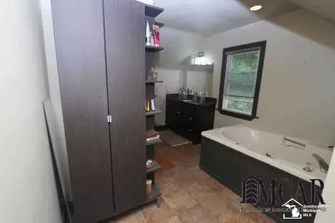 205 N Macomb, Monroe, MI 48162 photo 27