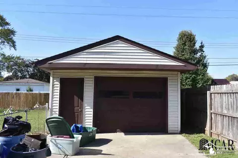 215 Theodore, Monroe, MI 48162 photo 3