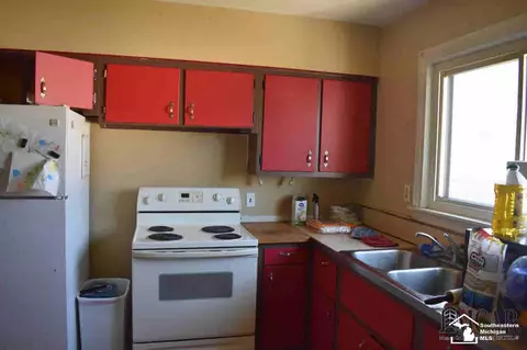 215 Theodore, Monroe, MI 48162 photo 7