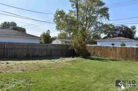 215 Theodore, Monroe, MI 48162 photo 5