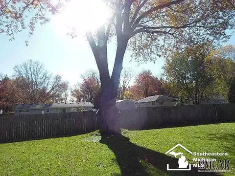 723 Donna, Temperance, MI 48182 photo 6