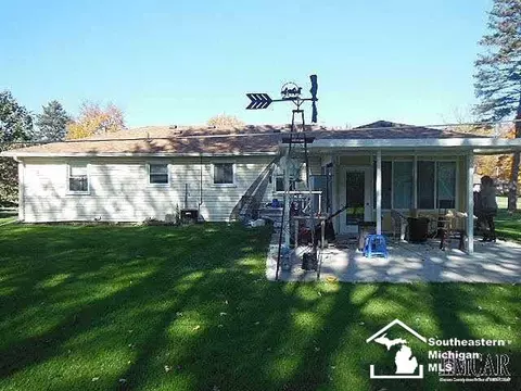 723 Donna, Temperance, MI 48182 photo 2