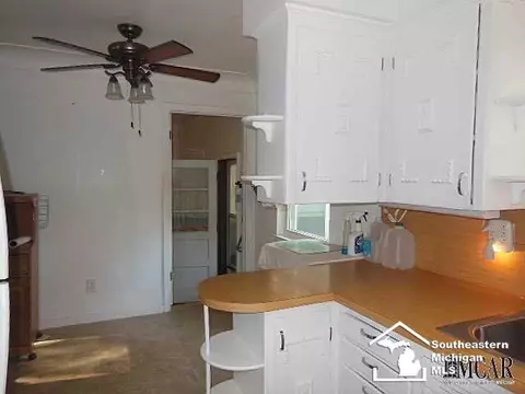 723 Donna, Temperance, MI 48182 photo 10