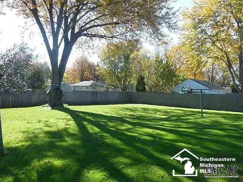 723 Donna, Temperance, MI 48182 photo 4
