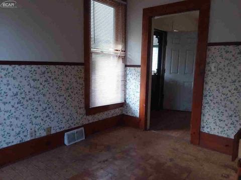 621 Avon St, Flint, MI 48503 photo 10