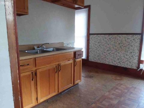 621 Avon St, Flint, MI 48503 photo 8