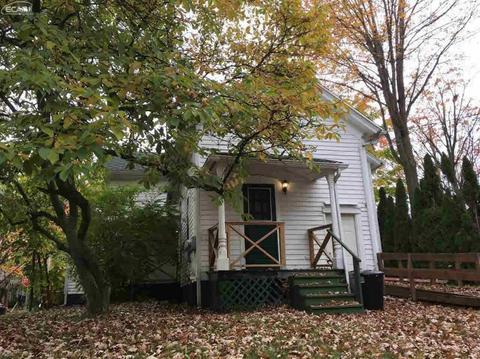 621 Avon St, Flint, MI 48503 photo 3
