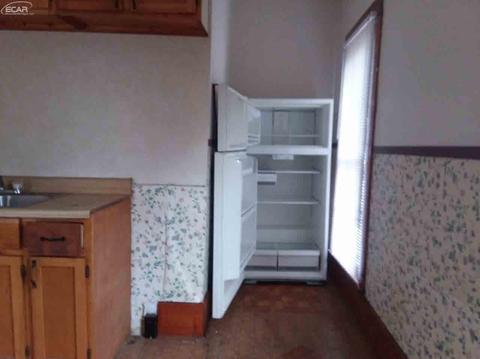 621 Avon St, Flint, MI 48503 photo 9