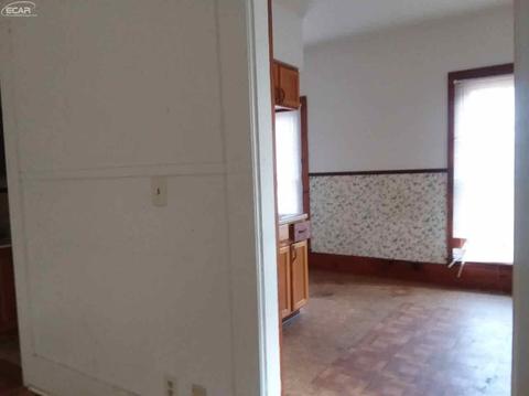 621 Avon St, Flint, MI 48503 photo 5