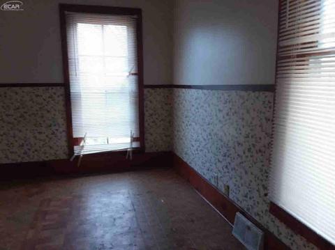 621 Avon St, Flint, MI 48503 photo 6