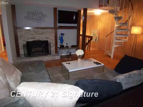 556 Oakbrook, Flushing, MI 48433 photo 4