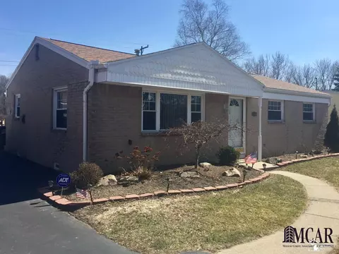 7768 Jackman, Temperance, MI 48182 photo 1