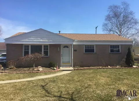 7768 Jackman, Temperance, MI 48182 photo 2