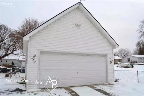 2952 Carr, Flint, MI 48506 photo 6