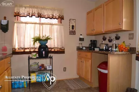 2952 Carr, Flint, MI 48506 photo 10