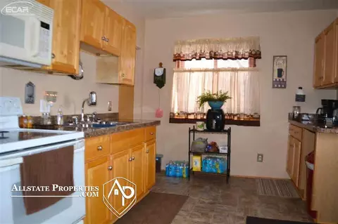 2952 Carr, Flint, MI 48506 photo 9