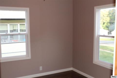 207 W Palmer Dr, Jackson, MI 49203 photo 12