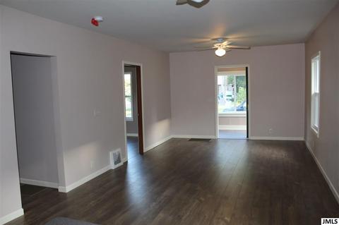 207 W Palmer Dr, Jackson, MI 49203 photo 4