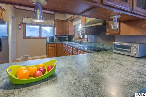 107 Howell St, Jackson, MI 49202 photo 11