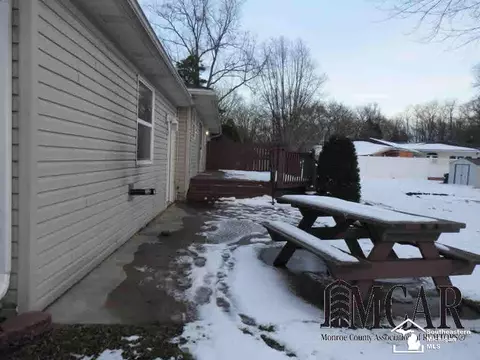 266 E Hurd, Monroe, MI 48162 photo 14