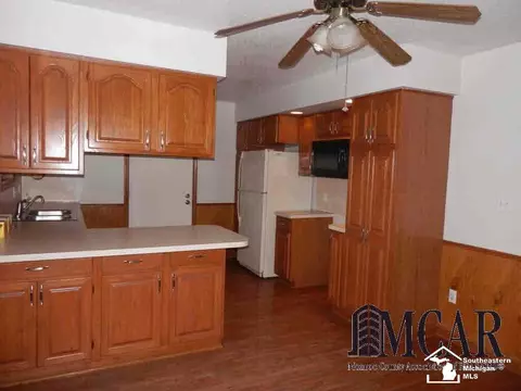266 E Hurd, Monroe, MI 48162 photo 4