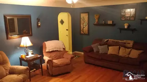 820 Bentley, Monroe, MI 48162 photo 6