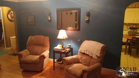 820 Bentley, Monroe, MI 48162 photo 4