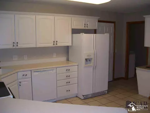 2443 Sutton, Temperance, MI 48182 photo 4