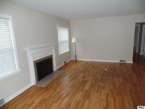 803 Springcrest Blvd, Jackson, MI 49203 photo 2