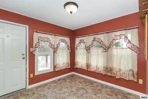 6711 Springport Rd, Jackson, MI 49201 photo 4